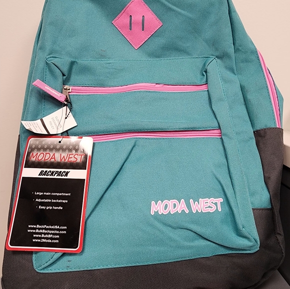 Backpack - Picture 3 of 8